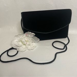 Preston & York. Beautiful velvet clutch
